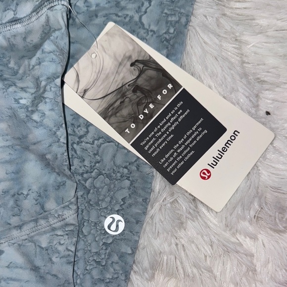 Lululemon Blue Patterned Shorts - Picture 2 of 6